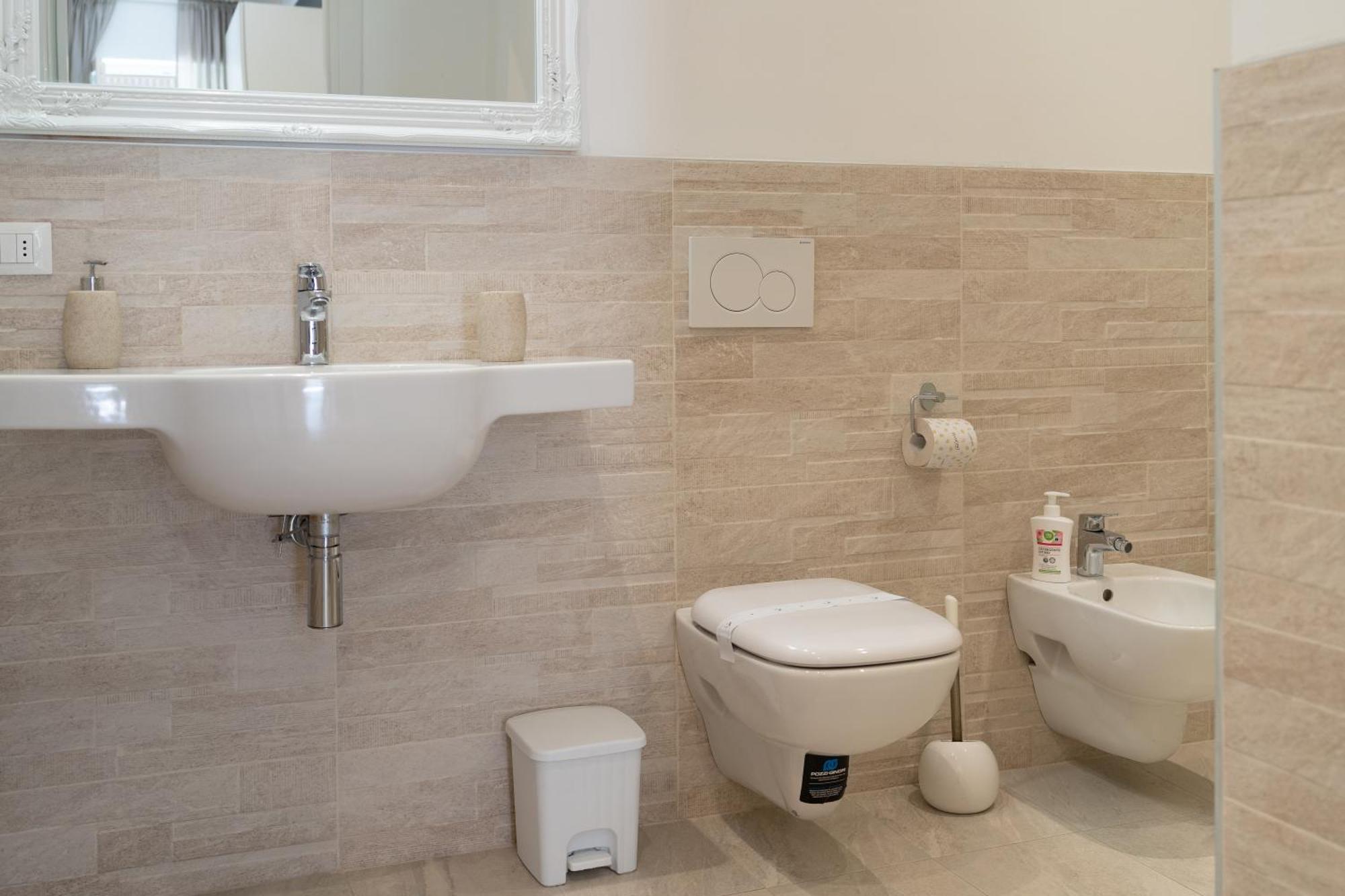 Charme In Fiera - Zona Fiera Apartment เวโรนา ภายนอก รูปภาพ